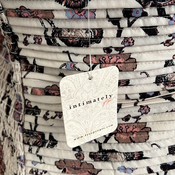 🆕 Free People Brunch Date Chiffon
Thong Bodysuit - Picture 11 of 15